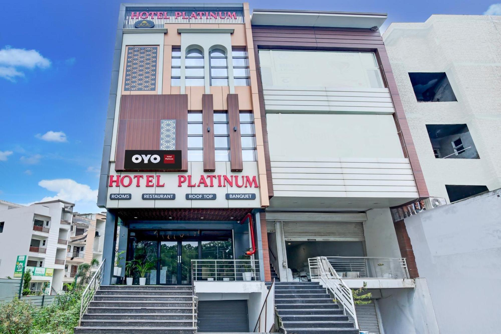 Hotel O Platinum Zirakpur Exterior foto